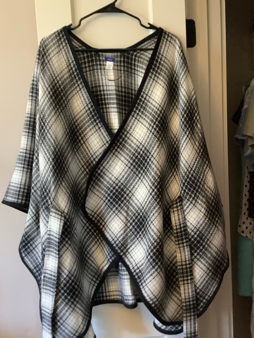 Apt. 9 Black and White Plaid Wrap Cape with Tie Belt - Picture 4 of 7
